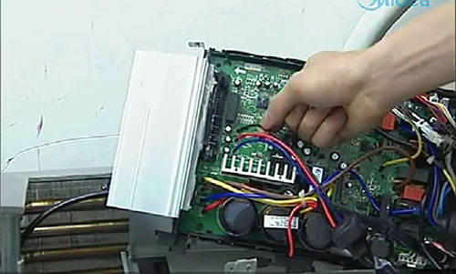 铁东美的空调电话是多少